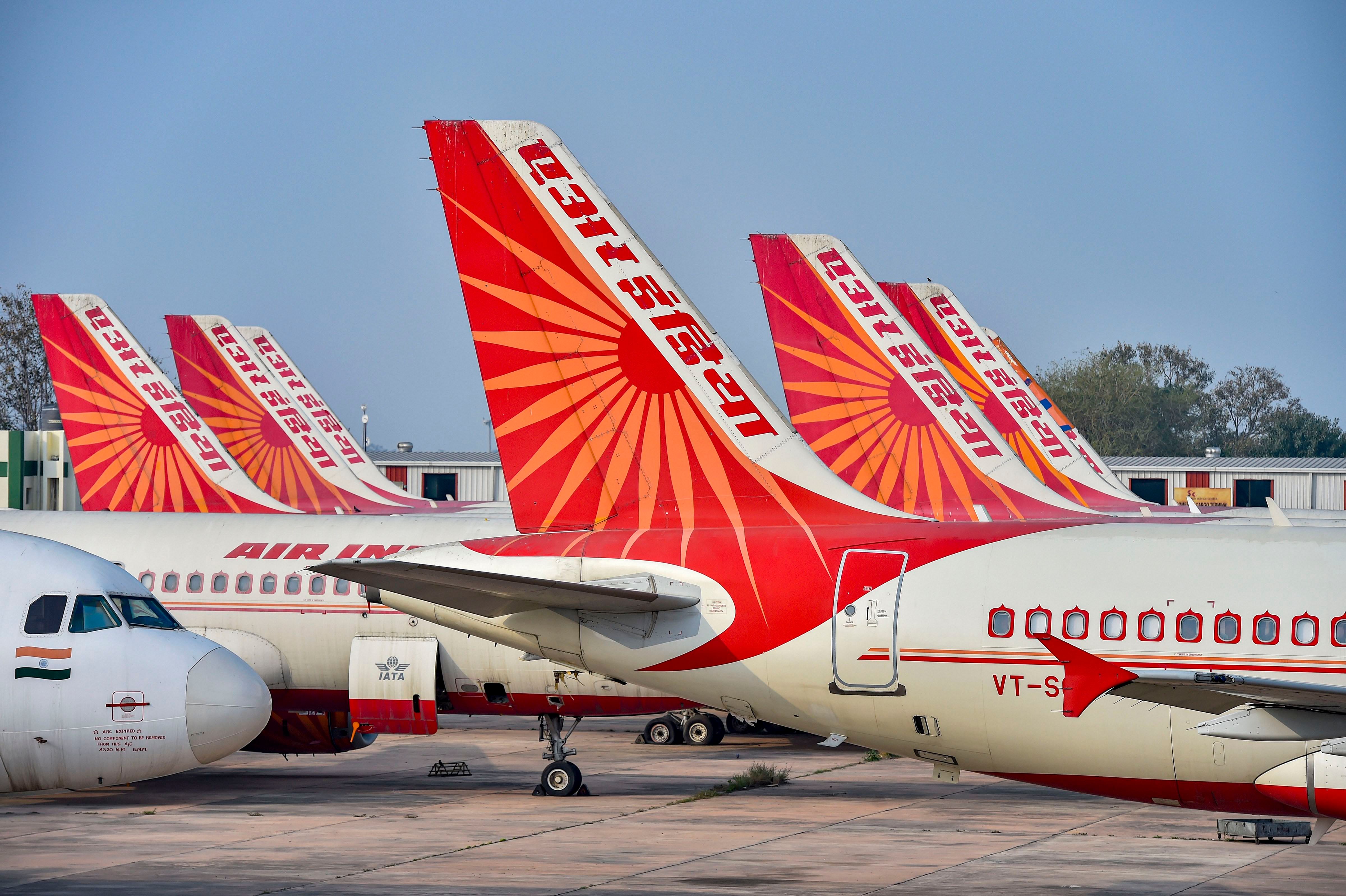 Modifying its previous order of May 21 where it had put the limit on the number of domestic flights, the ministry issued an order on Friday stating that, "One Third (1/3) capacity may be read as 45 per cent capacity." Representative image/Credit: PTI File Photo