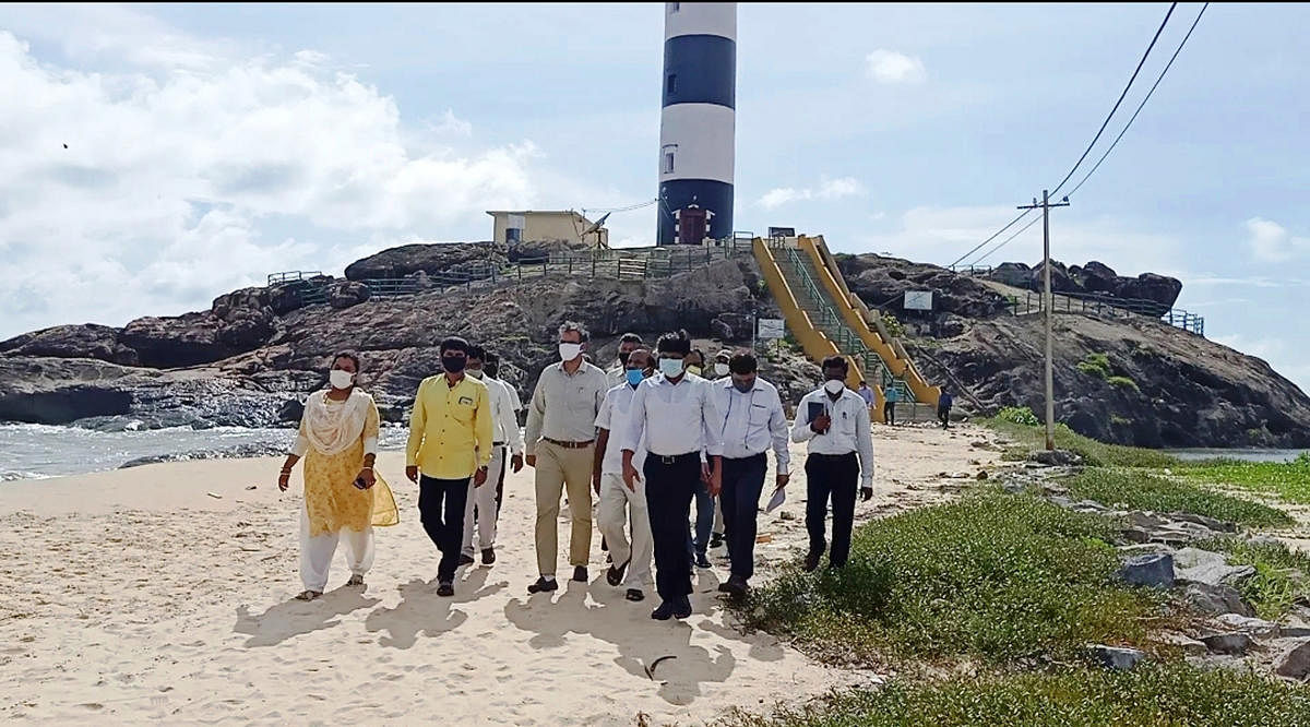 District In-charge Secretary Maheshwar Rao inspects Kaup beach.