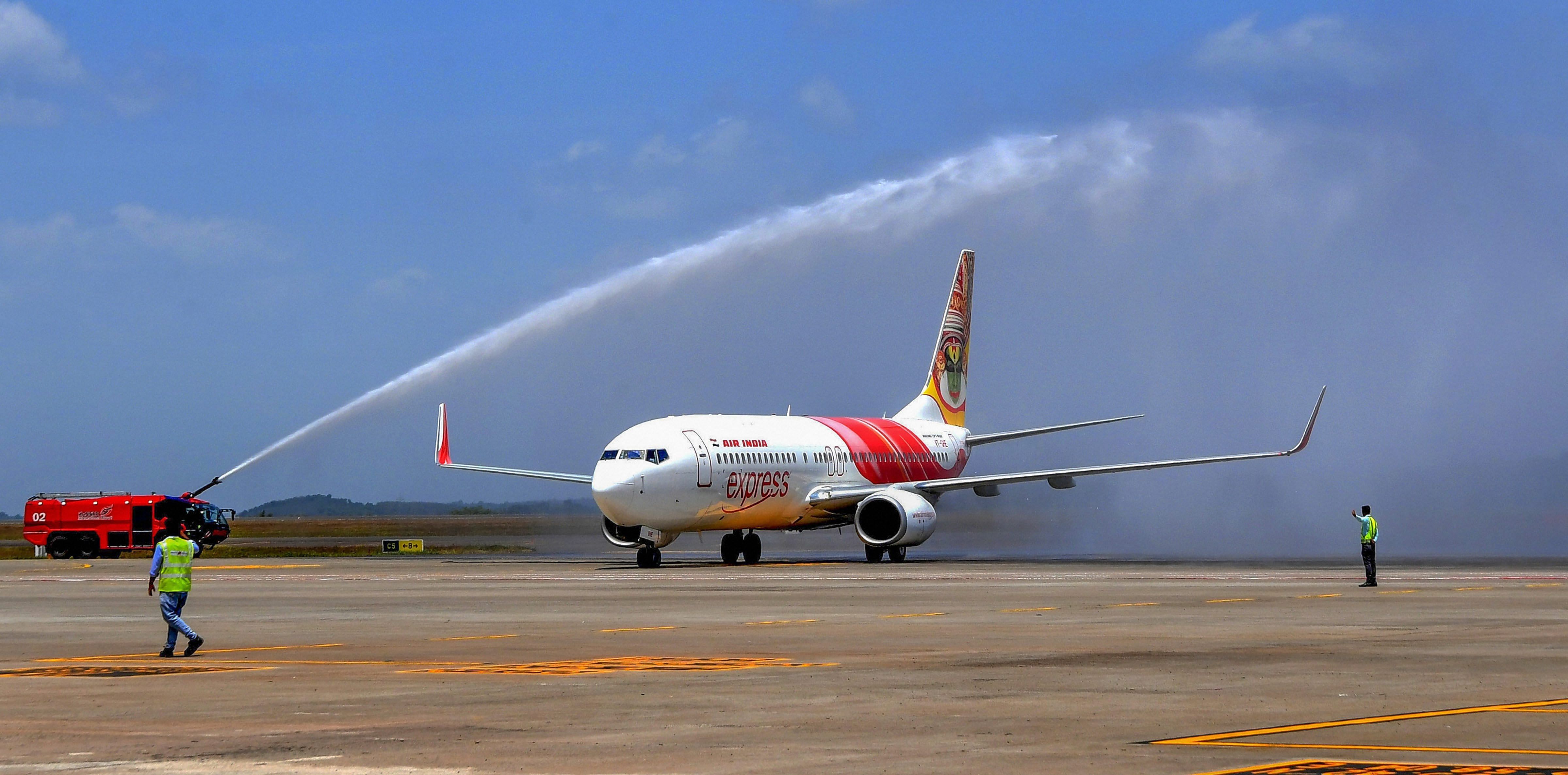 Air India flight lands at Kannur International Airport. Credits: DH Photo