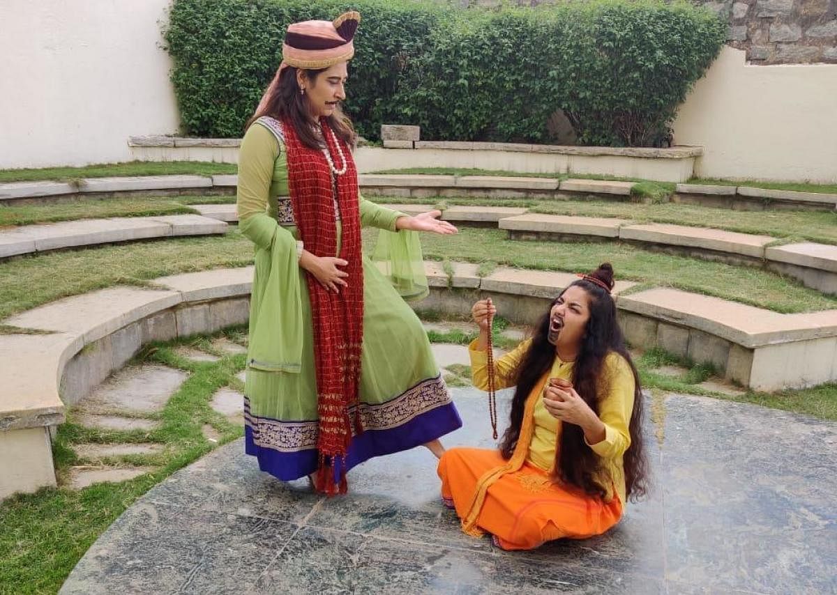 A scene from 'Duniya Sabki' which is an enactment of a lyrical dialogue between Akbar and Birbal on entitlement and ownership.