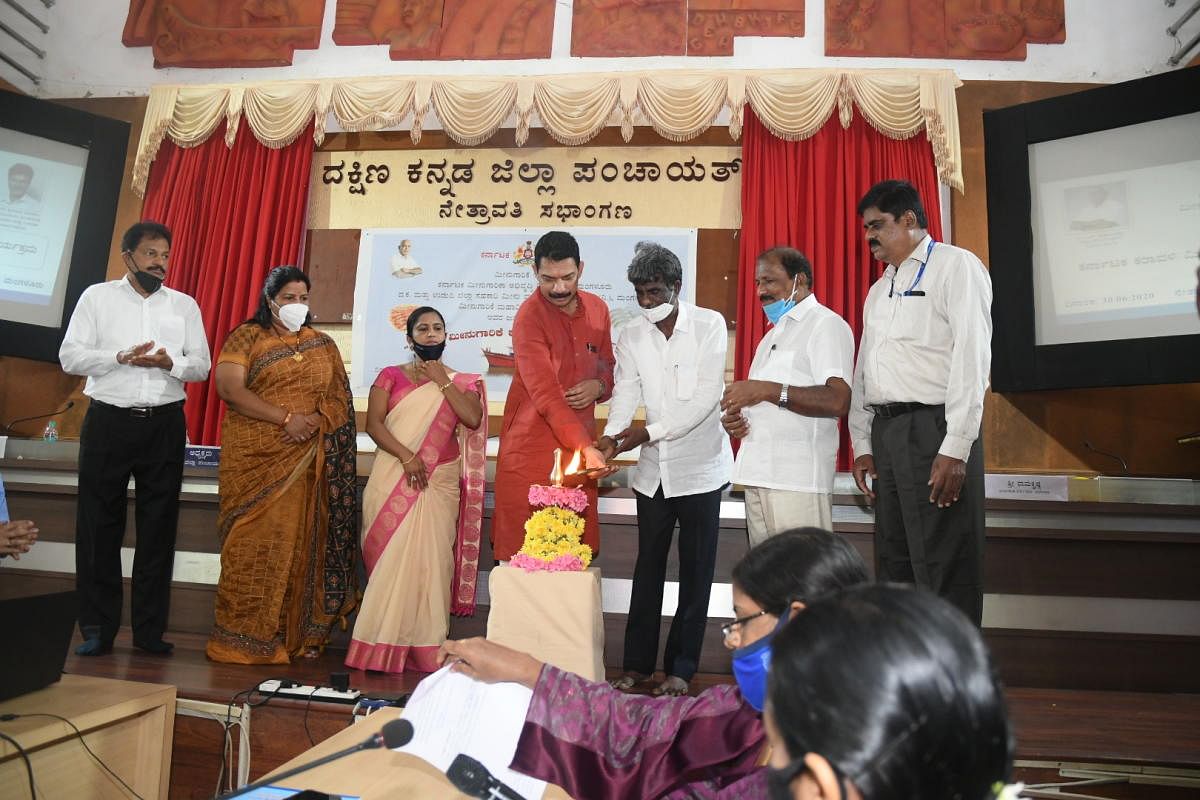 Dakshina Kannada MP Nalin Kumar Kateel and District In-charge Minister Kota Srinivas Poojary inaugurate an interaction programme on fisheries at Nethravathi hall in Zilla Panchayat office, in Mangaluru.