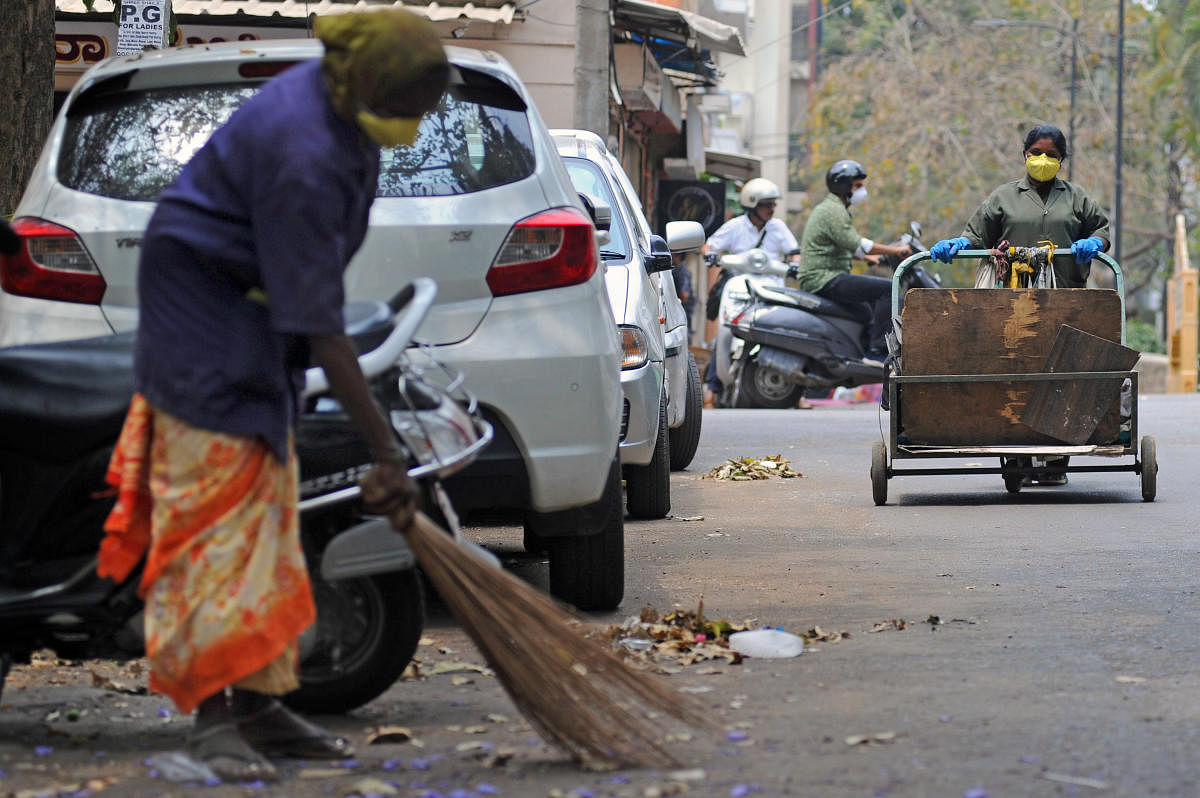 Increase in Covid-19 cases has left BBMP workers worried about their safety. DH file photo/Pushkar V