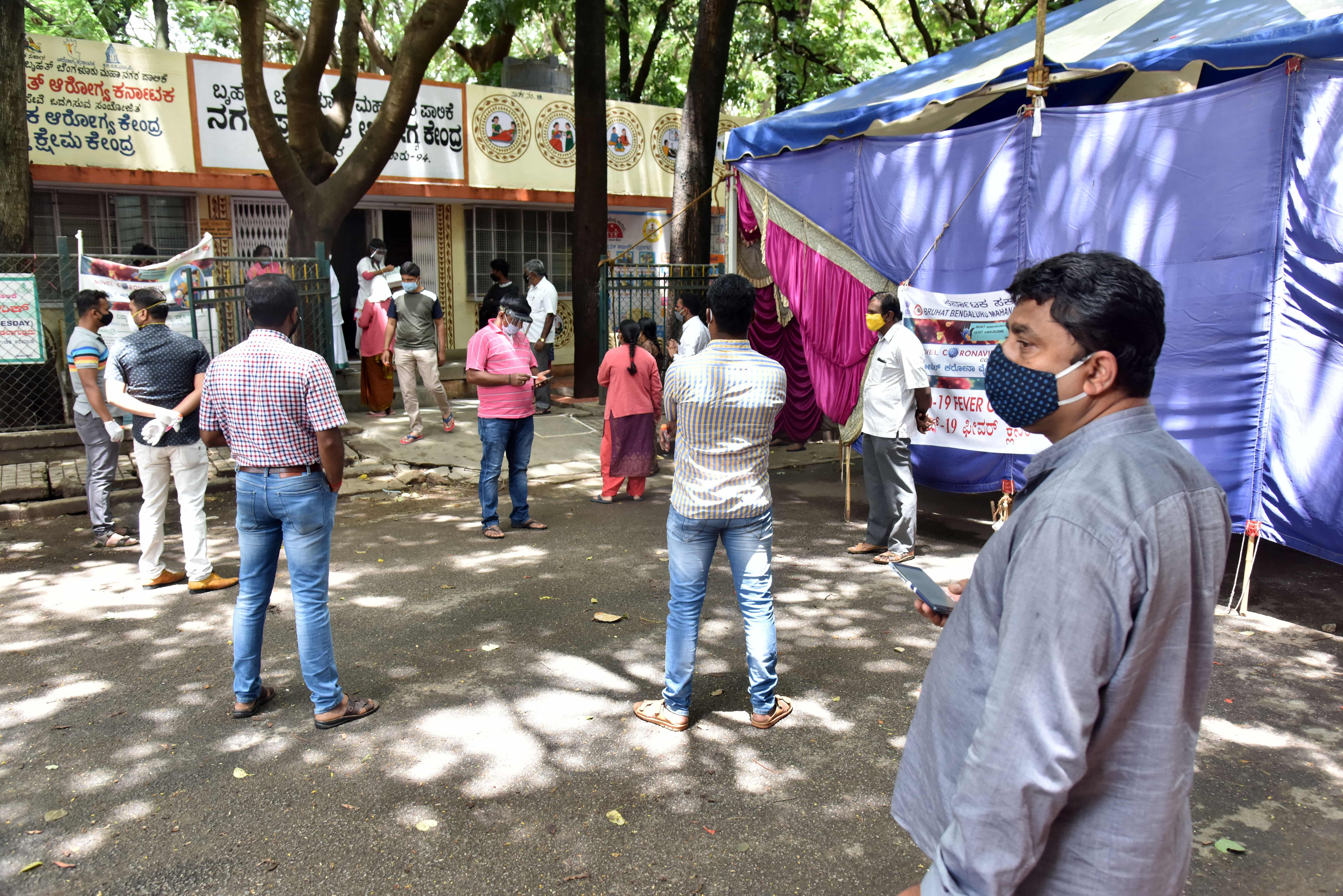 BBMP commissioner B H Anil Kumar said the fever clinics have been extended to all the wards due to the spike in cold and other related symptoms. Credit: DH Photo