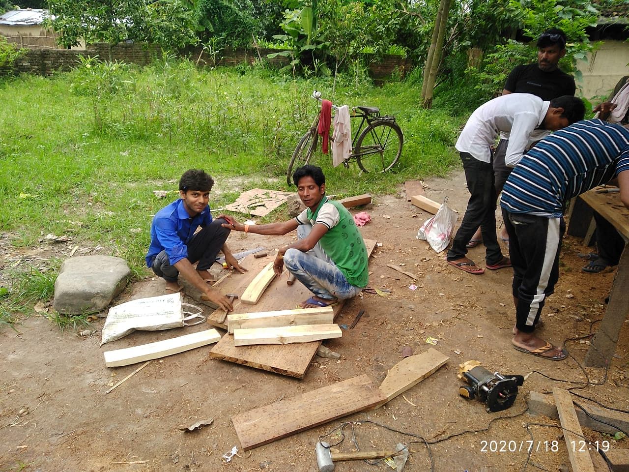Workers, trained by Abulesh Alam, make a cricket bat in Bihar's West Champaran district. Credit: DH