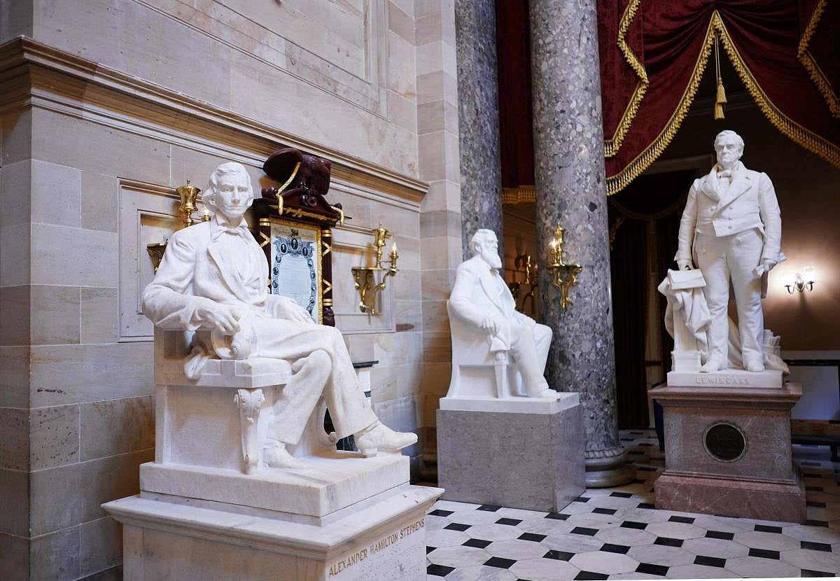 US House approves removing Confederate statues from Capitol