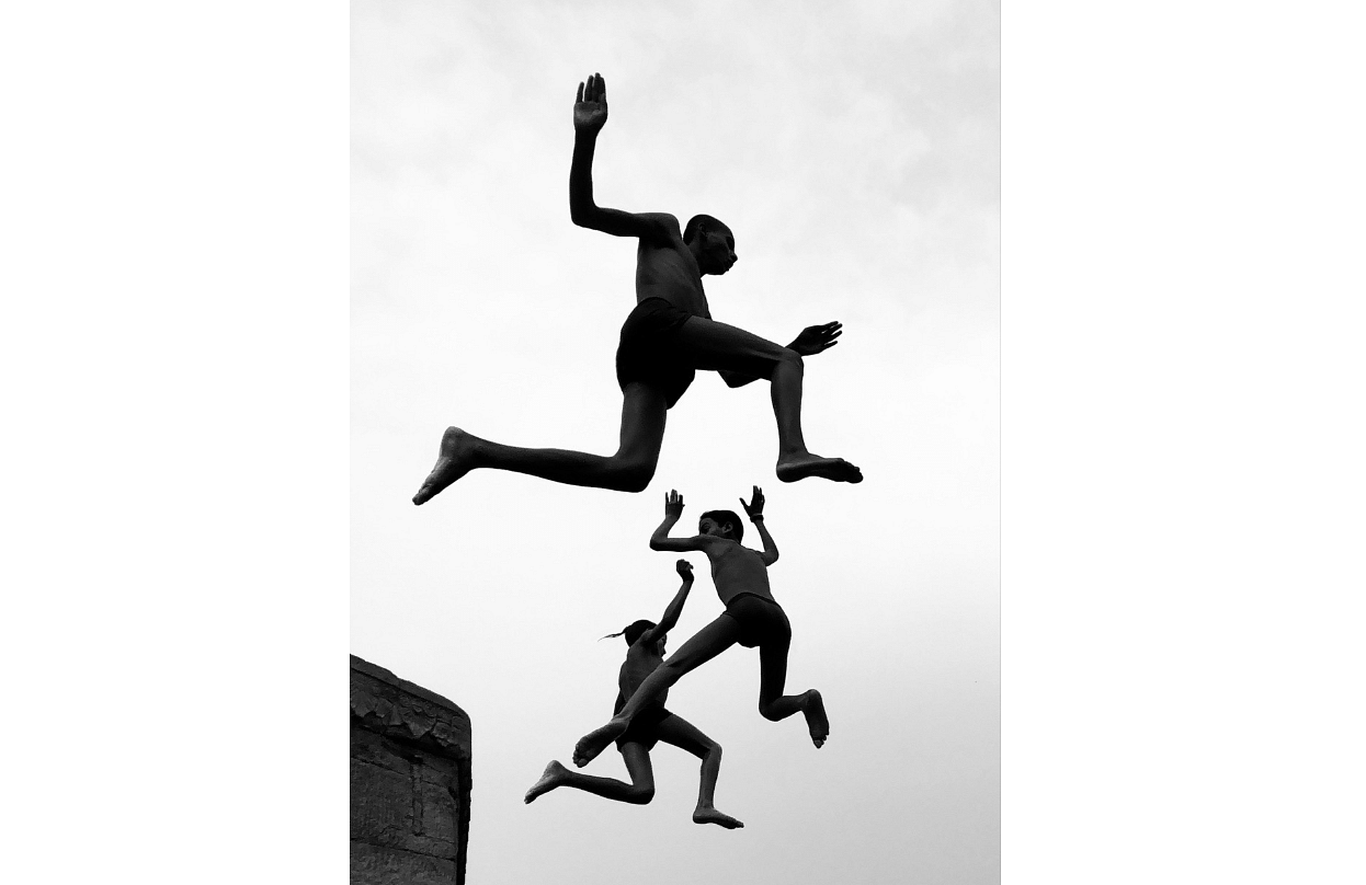 Dimpy Bhalotia's award winning photo- 'Flying Boys'. Credit: Apple