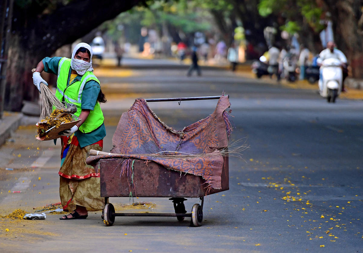 The BBMP submitted that it started testing civic workers in all the zones from July 20 and that 15 workers have tested positive. DH FILE/Krishna Kumar P S