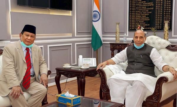 Defence Minister Rajnath Singh (R) meets Indonesian Defence Minister General Prabowo Subianto, in New Delhi. Credit: PTI Photo