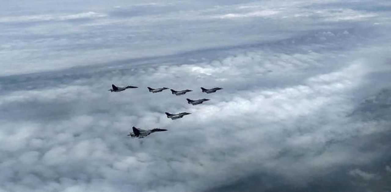 The first batch of five Rafale combat jets, escorted by SU30 MKIs, enter the Indian air space on its way to Ambala airbase from France. Credit: PTI Photo