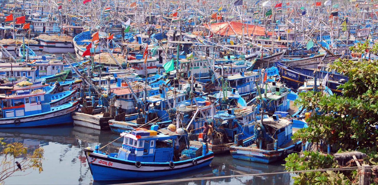 File photo of boats anchored at Malpe fisheries harbour.  Credit: DH Photo