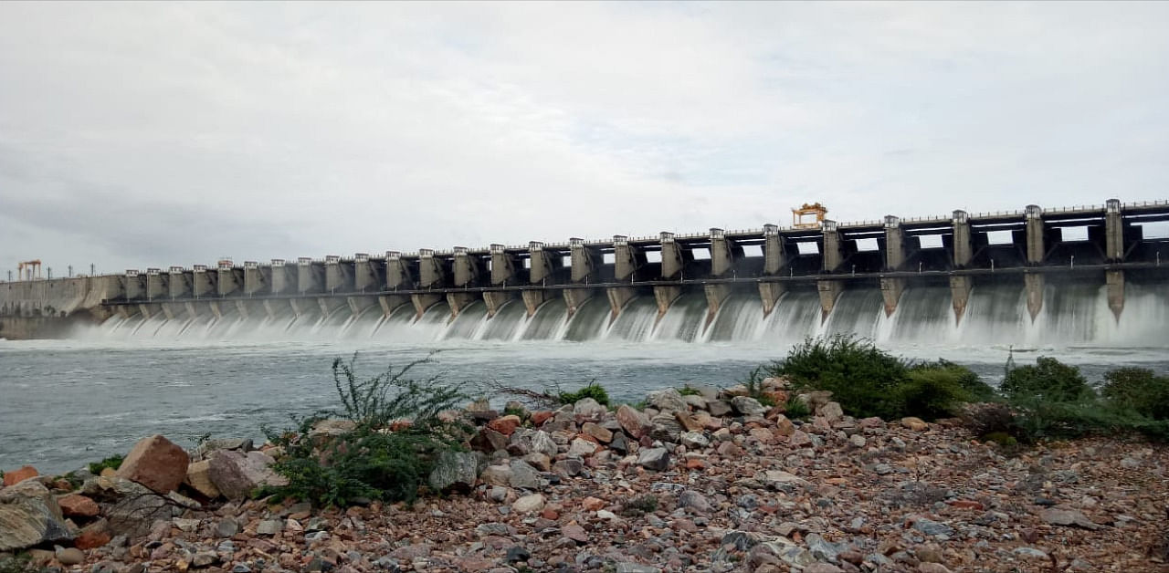 Water being released from Alamatti dam. Credit: DH Photo