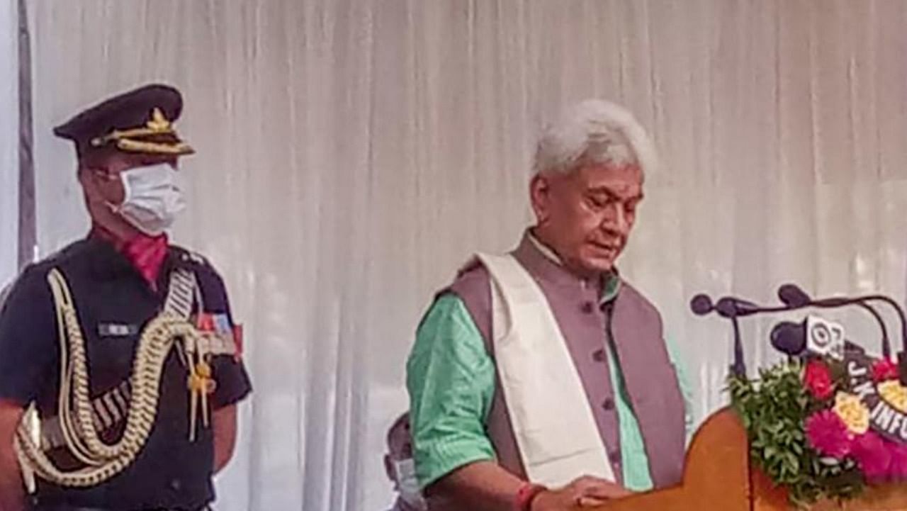 Former Union Minister Manoj Sinha takes oath as the new Lieutenant Governor of Jammu and Kashmir, at a ceremony in Raj Bhavan, Srinagar. Credit: PTI