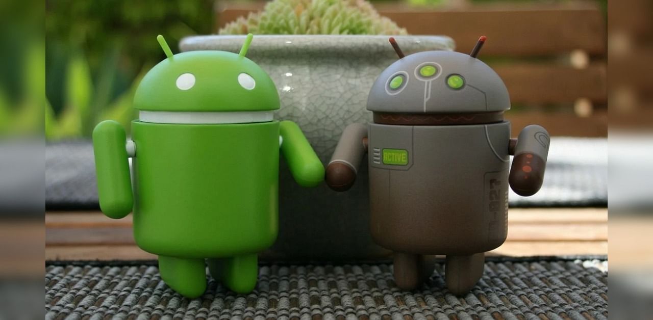 Android bots. Credit: Pixabay