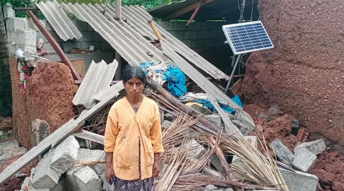 A house collapsed at Shirenahalli in Hunsur taluk of Mysuru district on Saturday night. Credits: DH Photo
