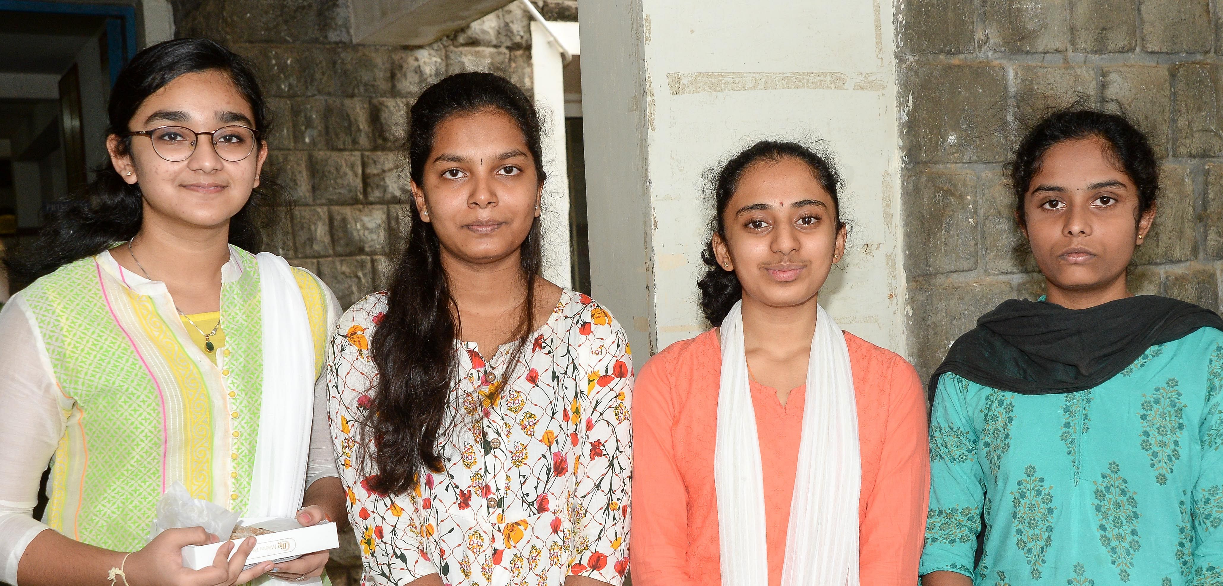  Sanath (623/625), Jnanashree (623/625), Sanjana (622/625), Veena (598/625). Credits: DH Photo