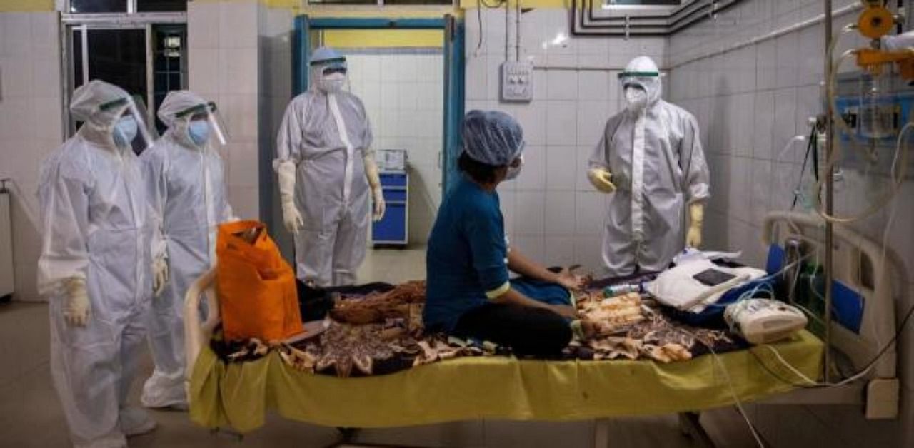 Coronavirus treatment at Jawahar Lal Nehru Medical Hospital. Credit: Reuters