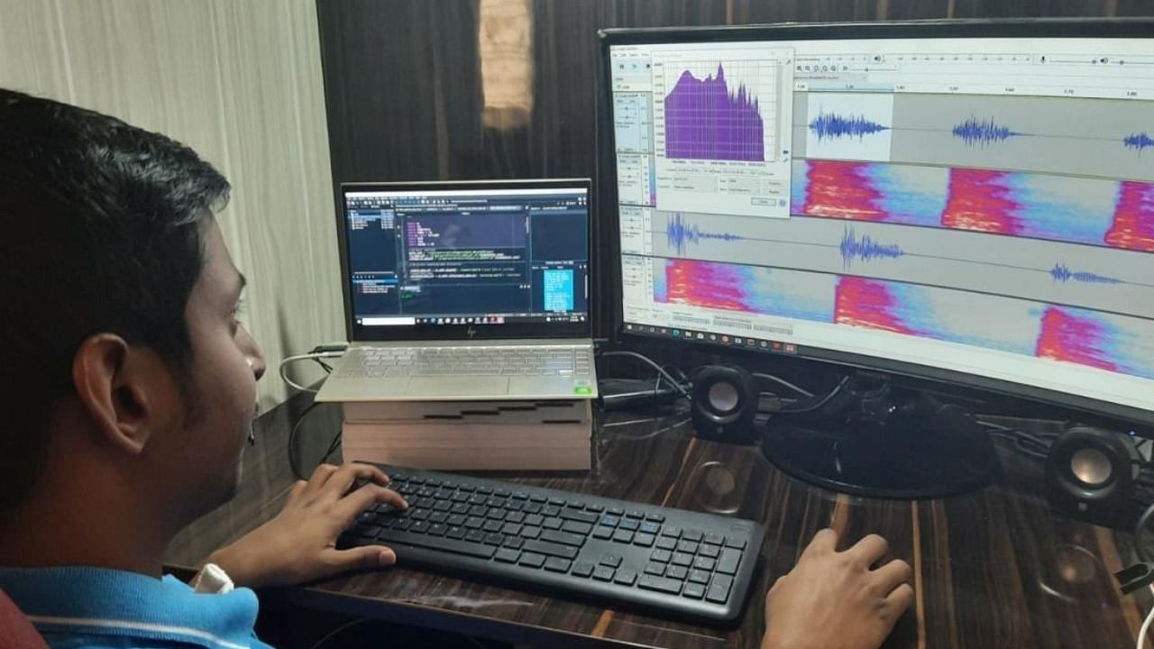Shreyas Ramoji, a PhD student in Machine Learning, IISc, analysing a voice sample for Coswara.