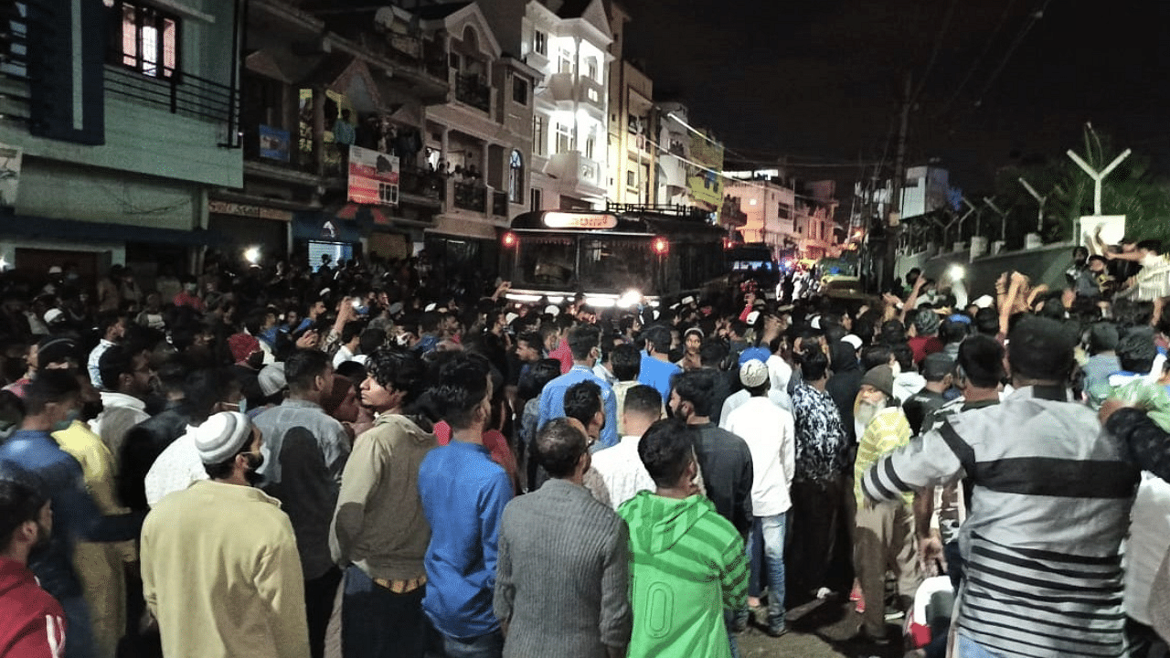 Protest and violence at Dj Halli police station, in Bengaluru. Credits: DH Photo