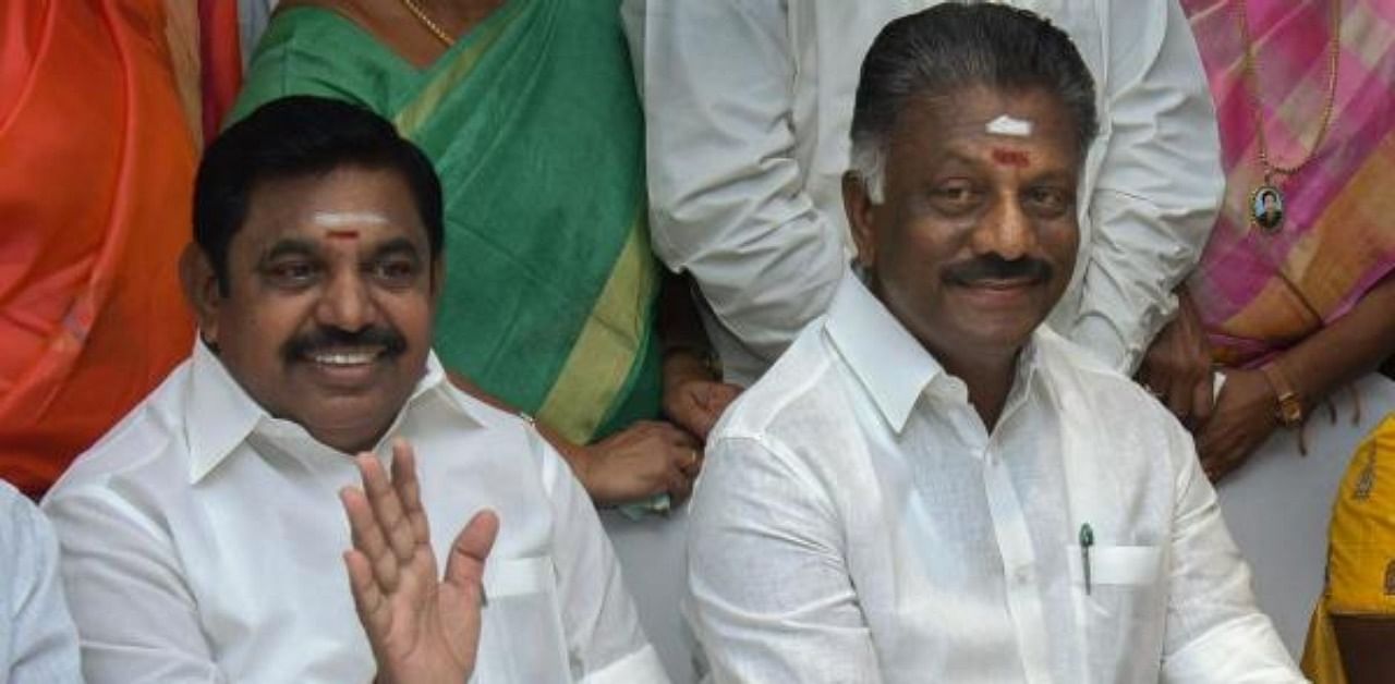 Tamil Nadu Deputy Chief Minister O Panneerselvam (R) with Chief Minister Edappadi K Palaniswami (R). Credit: PTI Photo