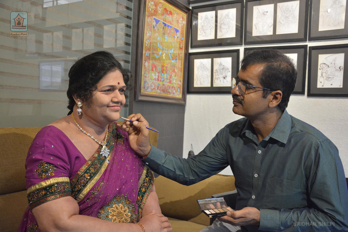 Sculptor Sridhar Murthy lends final touches to the silicone statue of Madhavi, the deceased wife of industrialist Srinivas Gupta. Photographs of the beautifully dressed statue went viral recently.