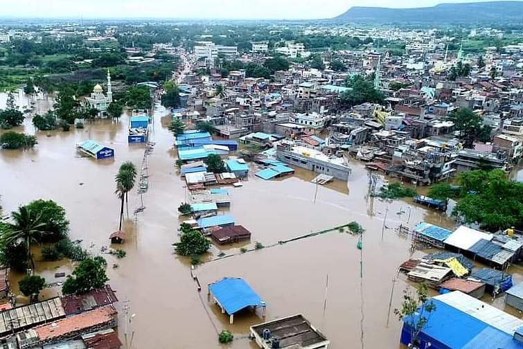 River Ghataprabha waters gushed in to Gokak village. Credit: DH Photo
