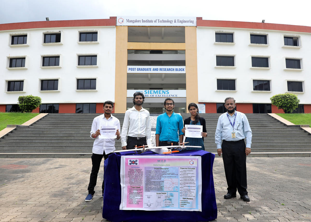 The team from Mangalore Institute of Technology and Engineering, Moodabidri (MITE) that developed a project medical emergency drone.