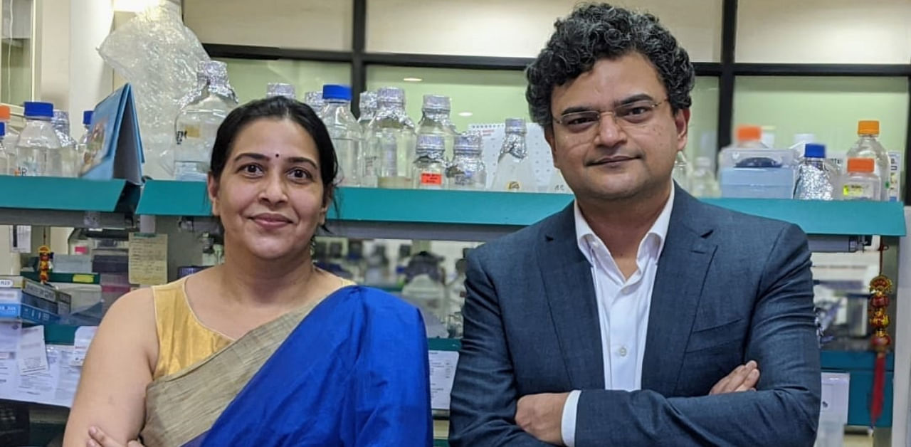 JNU scientists Shailaja Singh and Anand Ranganathan. Credit: DH Photo