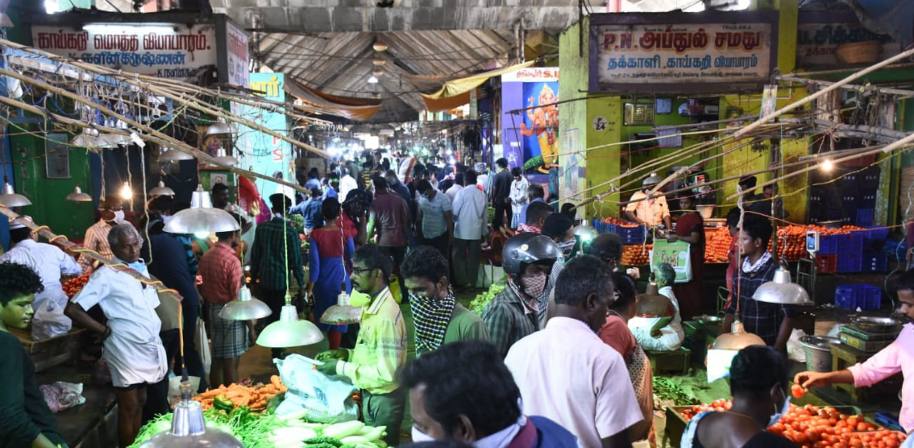 The market became a major Covid-19 cluster as thousands of people converged there every day to buy vegetables during the first two phases of the Covid-19 lockdown. Credit: DH Photo/ETB Sivapriyan