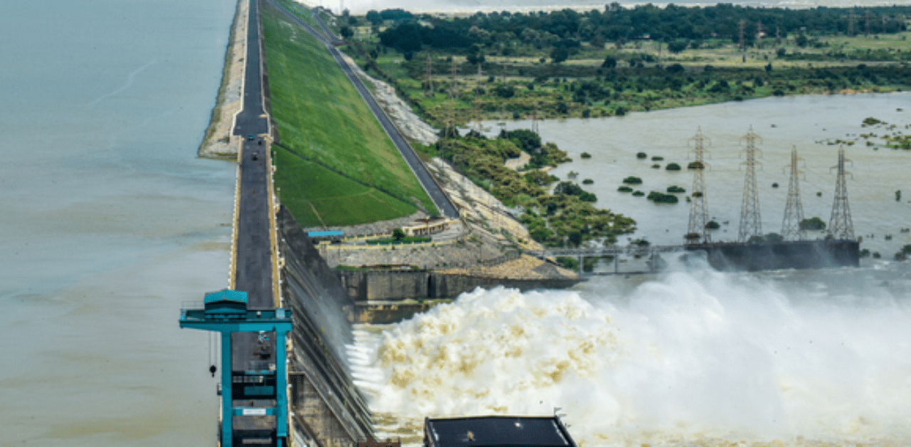 44 sluice gates of the Hirakud Dam opened. Credit: iStock