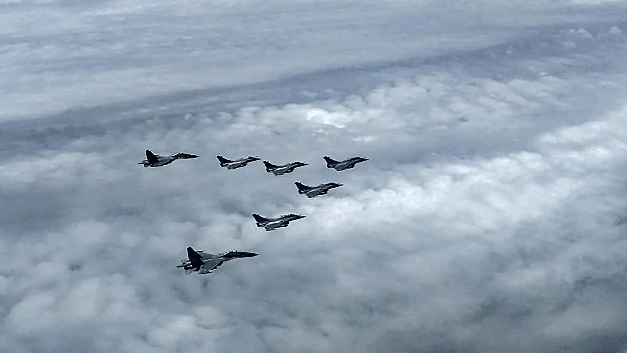 The first batch of five Rafale combat jets, escorted by SU30 MKIs, enter the Indian air space on its way to Ambala airbase from France. Credits: PTI File Photo