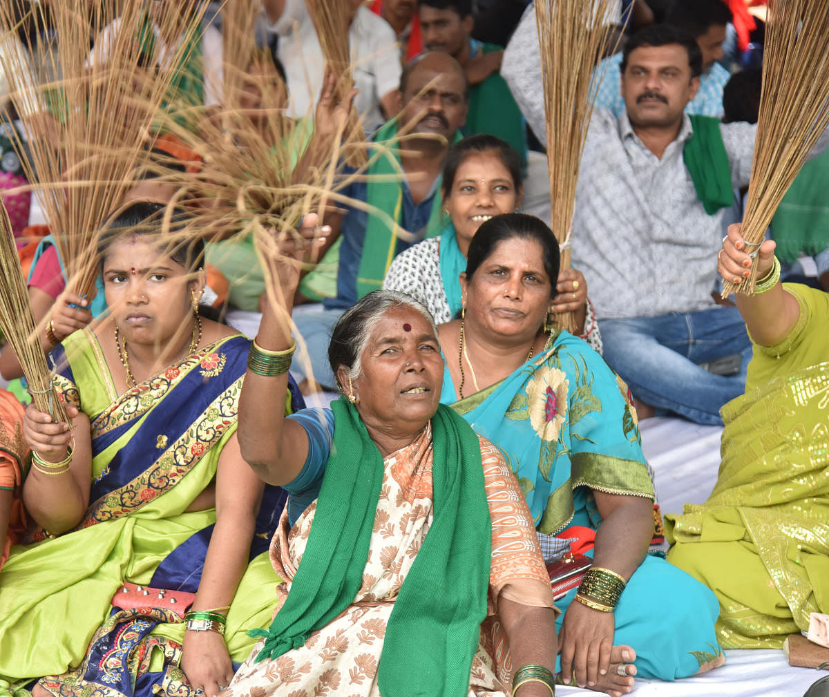 The PRR project has been mired in controversies ever since it was conceived in 2005. This file picture shows a protest by farmers set to lose their land to the project. DH PHOTO/Janardhan B K