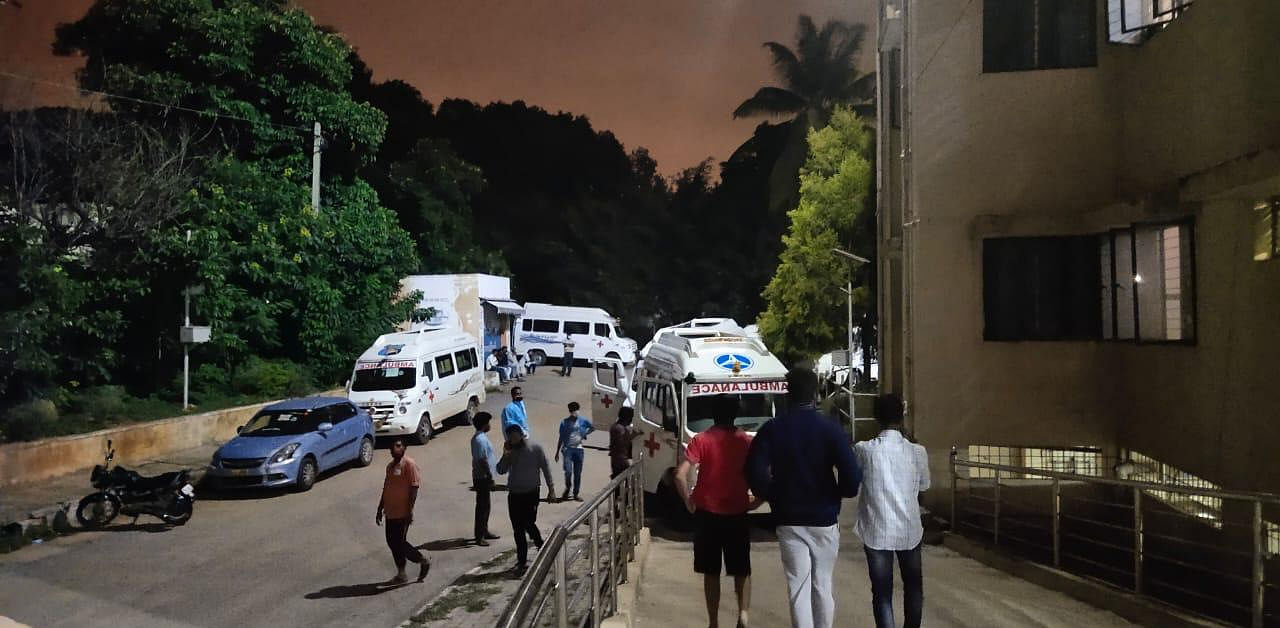 Dr HDR Radhakrishna, medical superintendent, CV Raman General Hospital, however, said the short circuit in the control panel happened at around 8:05 pm and by 12 am patients were shifted to other hospitals. Credit: Dr Bhaskar Rajkumar/@askbhaskar