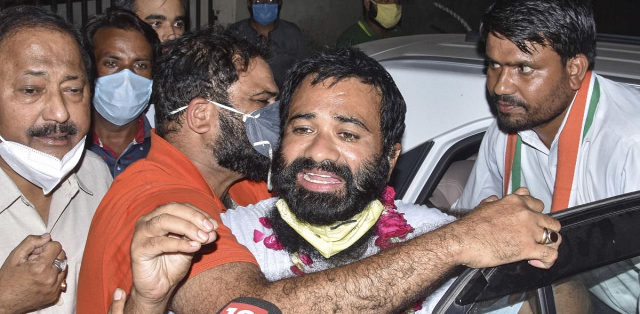 Dr Kafeel Khan (C) following his release from Mathura jail. Credits: PTI