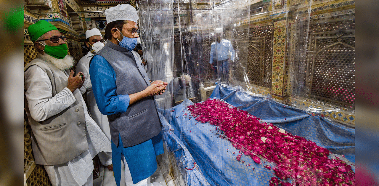 Hazrat Nizamuddin Dargah reopens in Delhi. Credits: PTI Photo