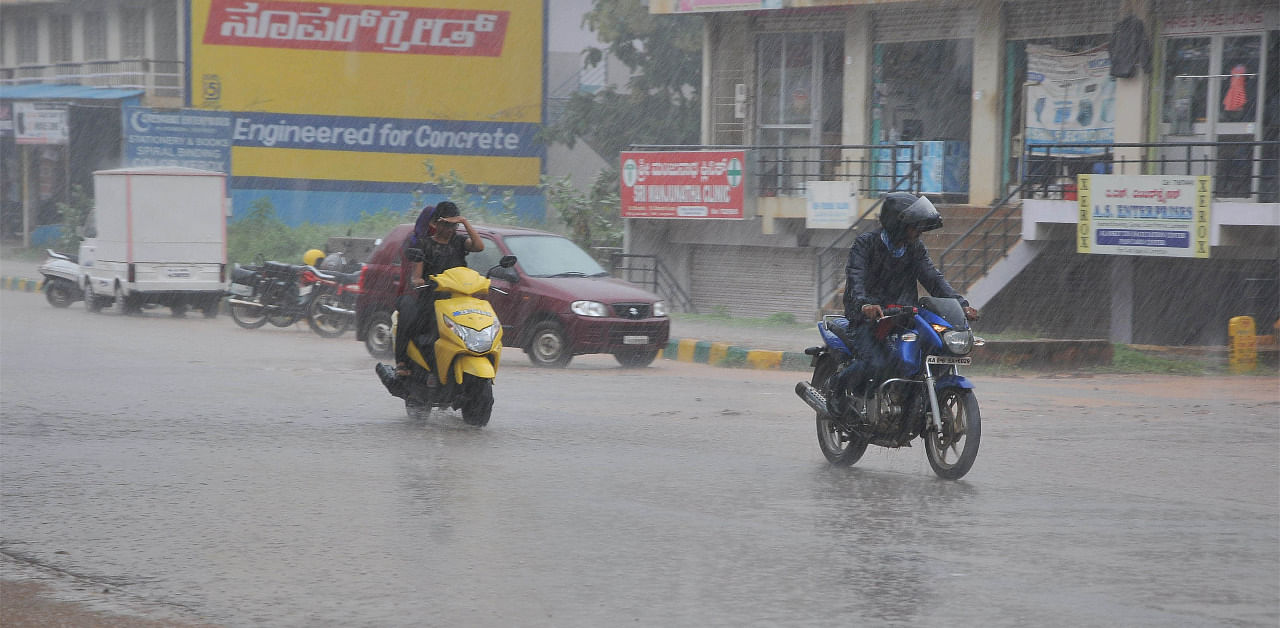 Rains in Dharwad. Credit: DH Photo