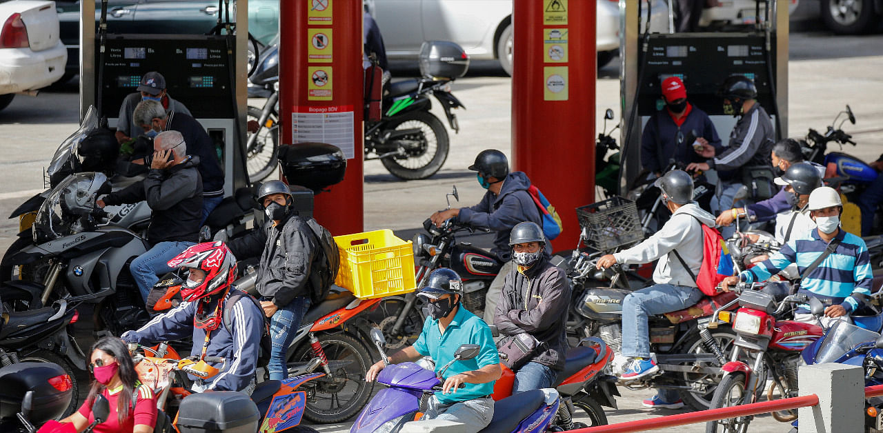 Long queues at Venezuelan fuel stations. Credit: Reuters Photo