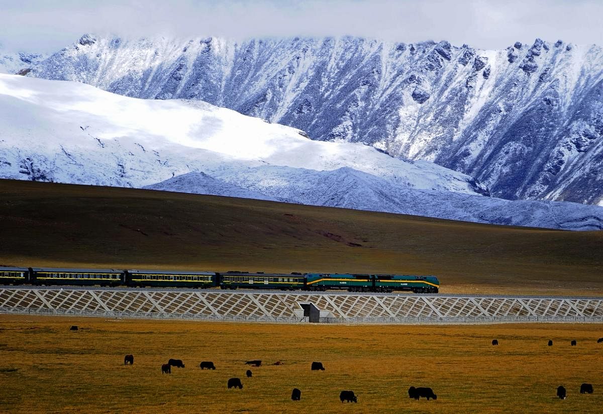 Qinghai-Lhasa train