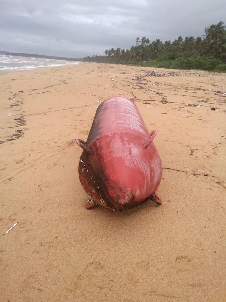 A strange missile-like object washed ashore at Kalihithlu near Shiroor in Baindoor taluk on Tuesday.