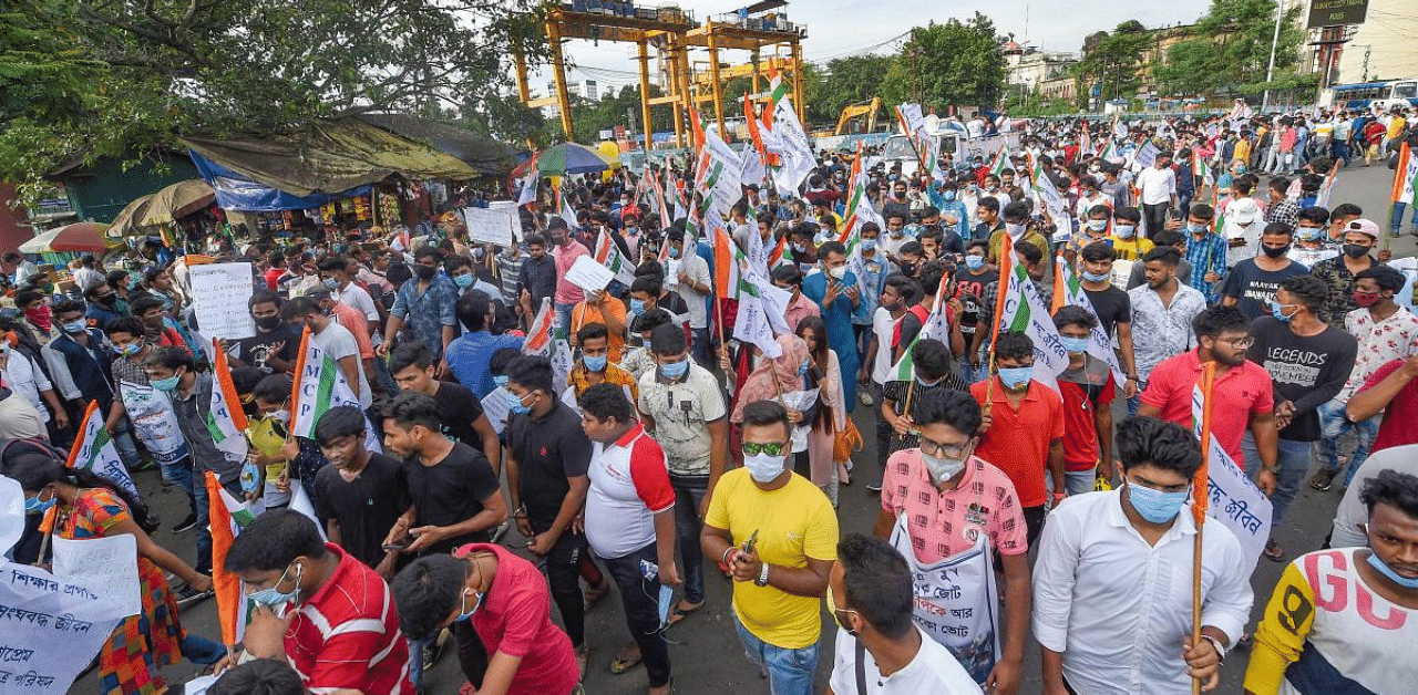 Around a hundred members of the Trinamool Chatra Parishad marched from Subodh Mullick Square to Gandhi Statue at Mayo Road in the evening. Credit: PTI Photo