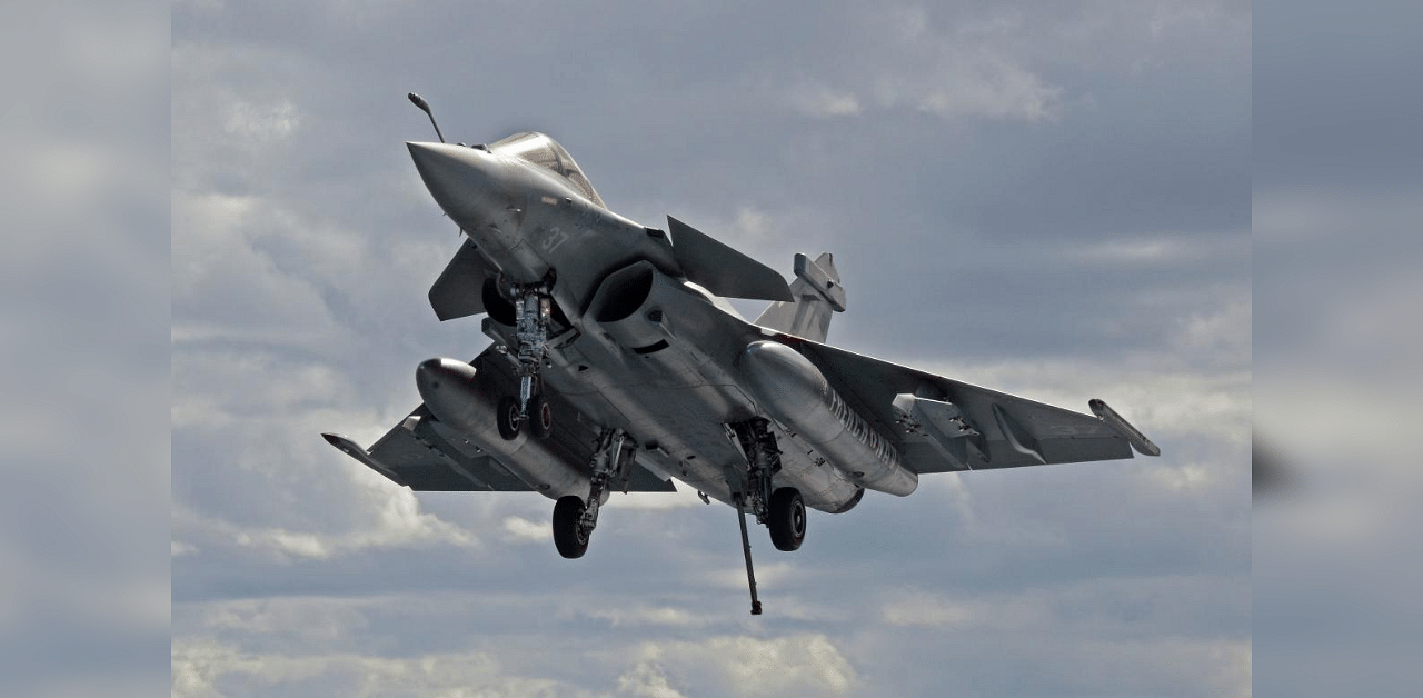 A French Rafale fighter jet approaching to the French aircraft carrier, Charles de Gaulle, off the eastern coast of Cyprus in the Mediterranean Sea. Credit: AFP File Photo