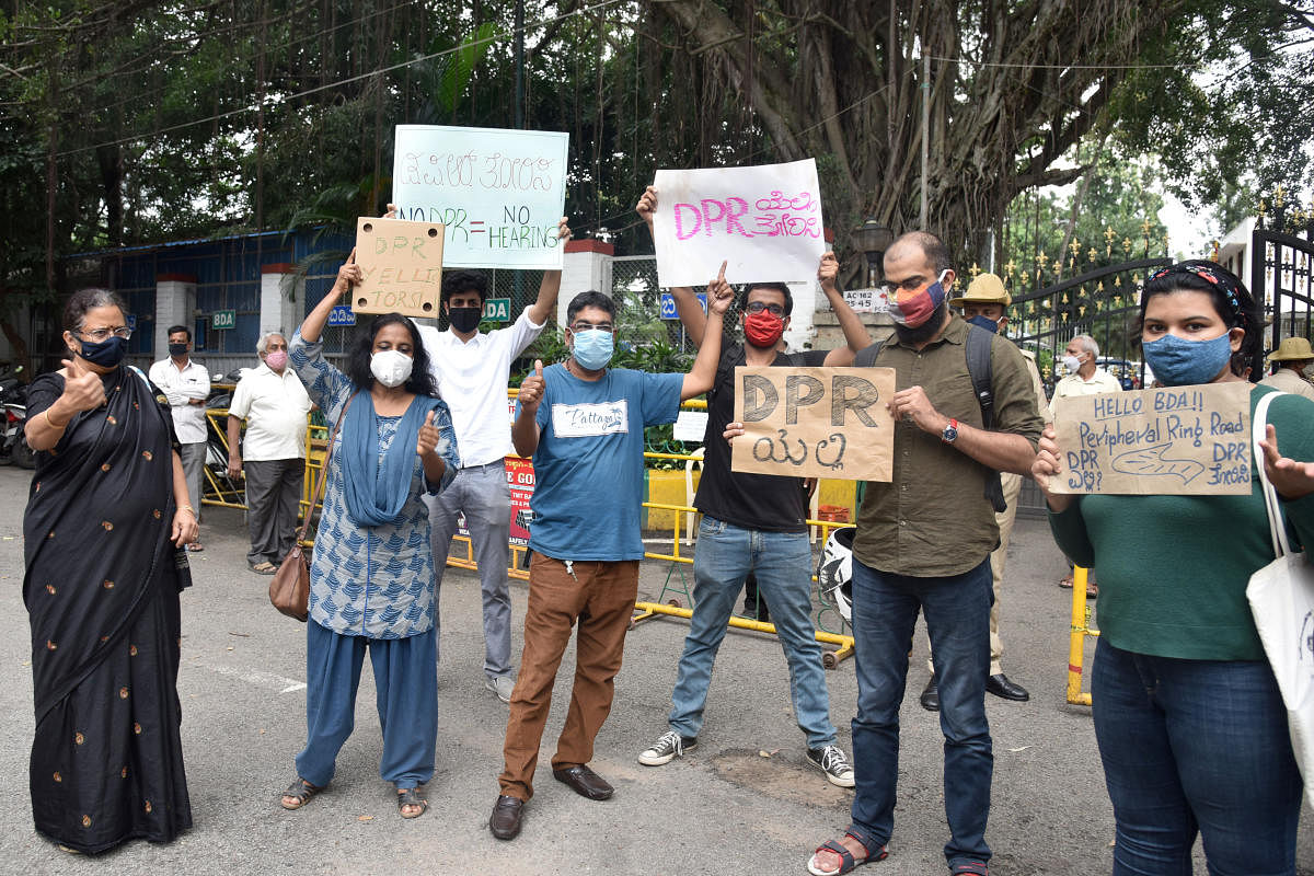 A file photo of activists demanding the DPR of the Peripheral Ring Road project in Bengaluru. DH PHOTO/S K DINESH