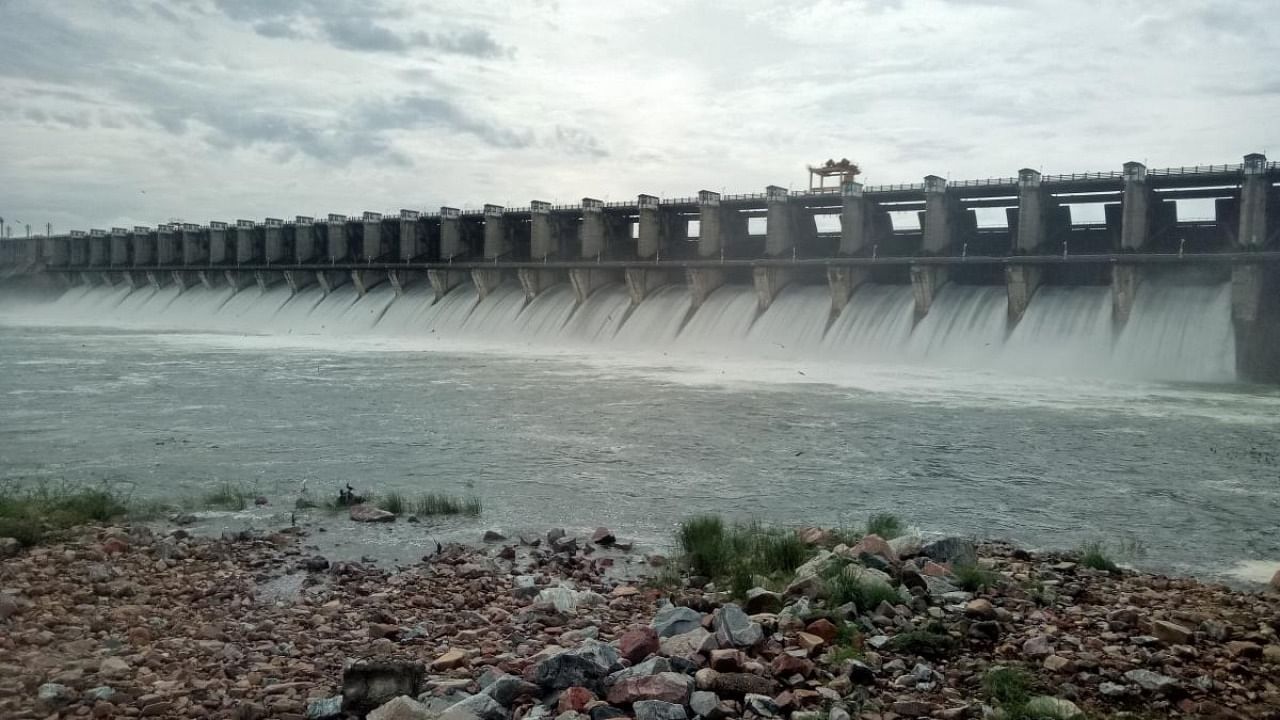 Due to the torrential rain in the Karnataka region of Krishna Valley, 24 out of the 26 gates of the Almatti reservoir were opened and 82,000 cusecs of water was released.