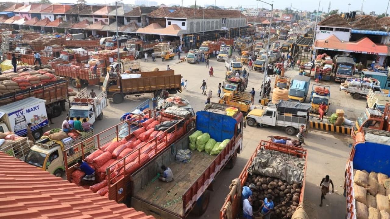 A view of the Koyambedu market. Credit: DH photo.