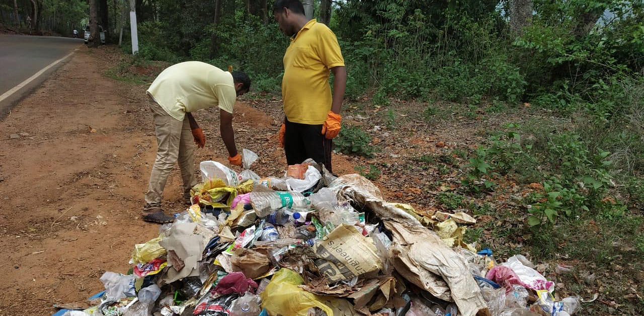The plastic waste collected by volunteers in Mangaluru. Credit: DH Photo