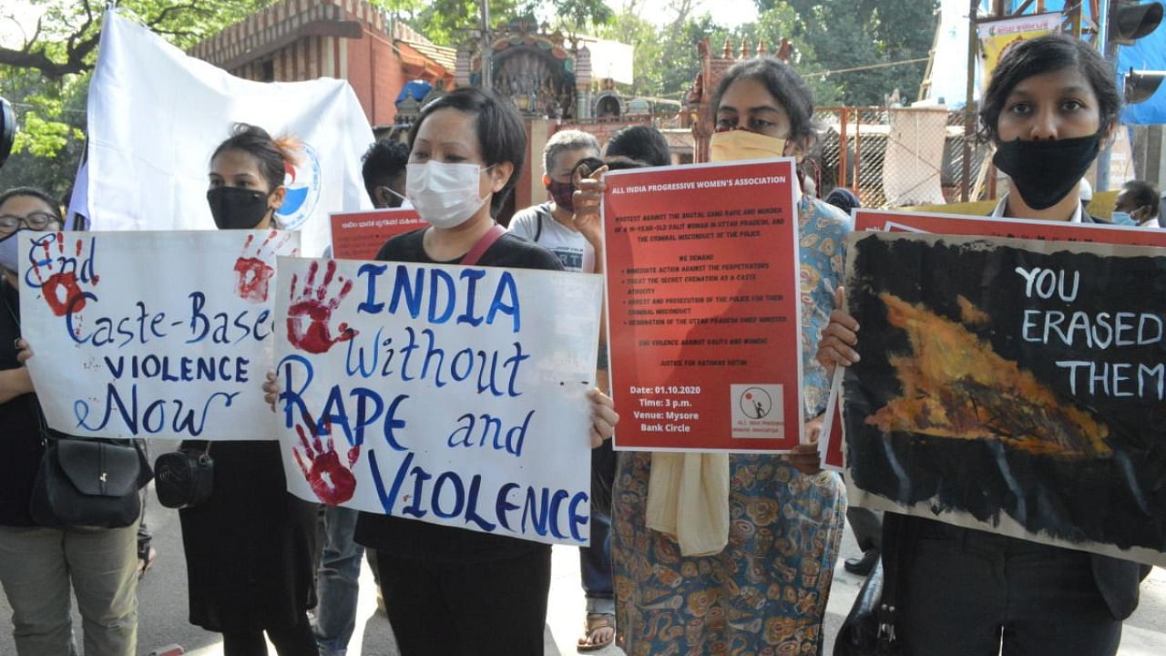 Members of All India Progressive Women’s Association(AIPWA) Staged a Protest in Soliditary of the Death of Hathras Rape Victim at SBM Circle in Bangalore on Thursday. Credit: DH.