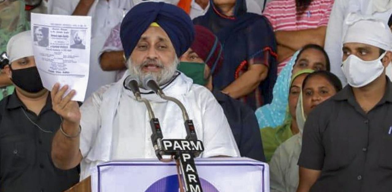 Shiromani Akali Dal President S Sukhbir Singh Badal addressing a gathering of party workers and farmers to mobilise them for October 1 Kisan March. (PTI)