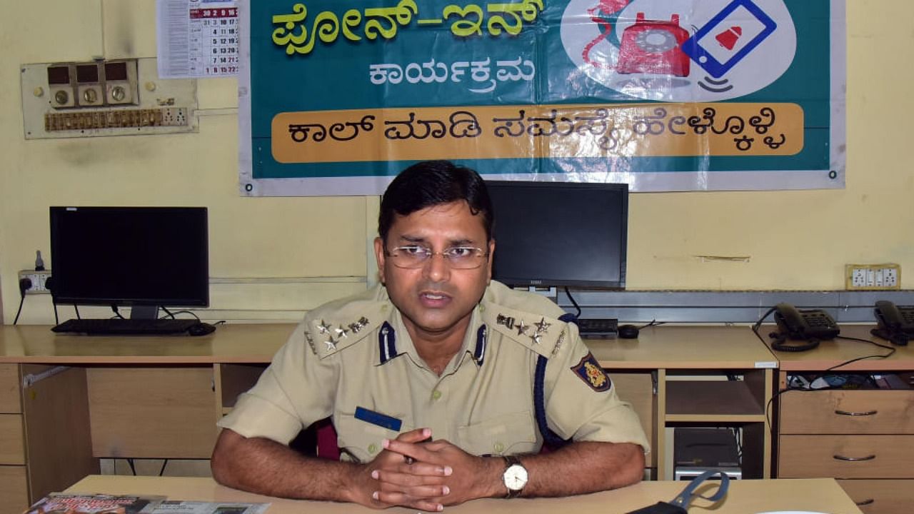Mangaluru Commissioner of Police Vikash Kumar Vikash at Prajavani’s phone-in-programme organised at the PV office in Hampankatta, Mangaluru, on Thursday. DH Photo / Govindraj Javali.