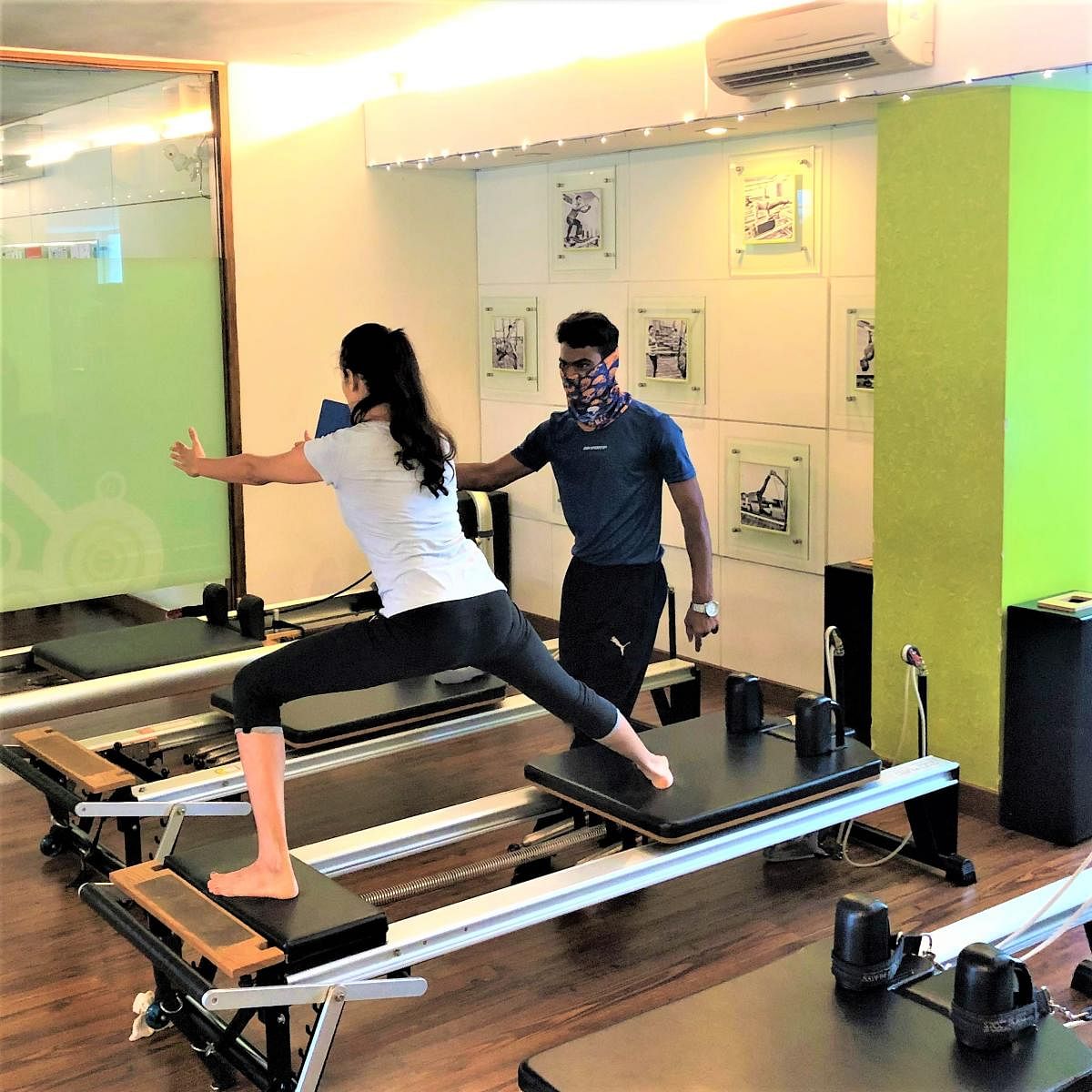 A training session on Pilates Reformer focuses on strength, balance and mobility