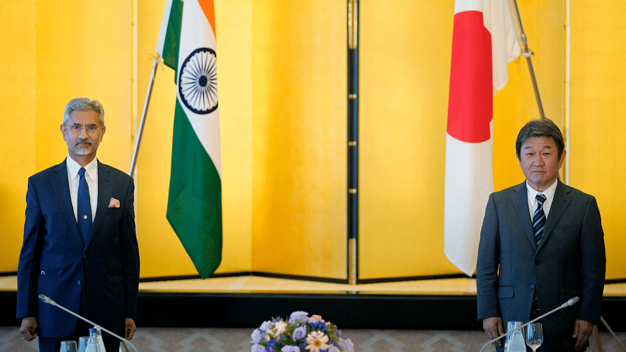 Indian Foreign Minister Subrahmanyam Jaishankar, left, and his Japanese counterpart Toshimitsu Motegi. Credits: AP Photo