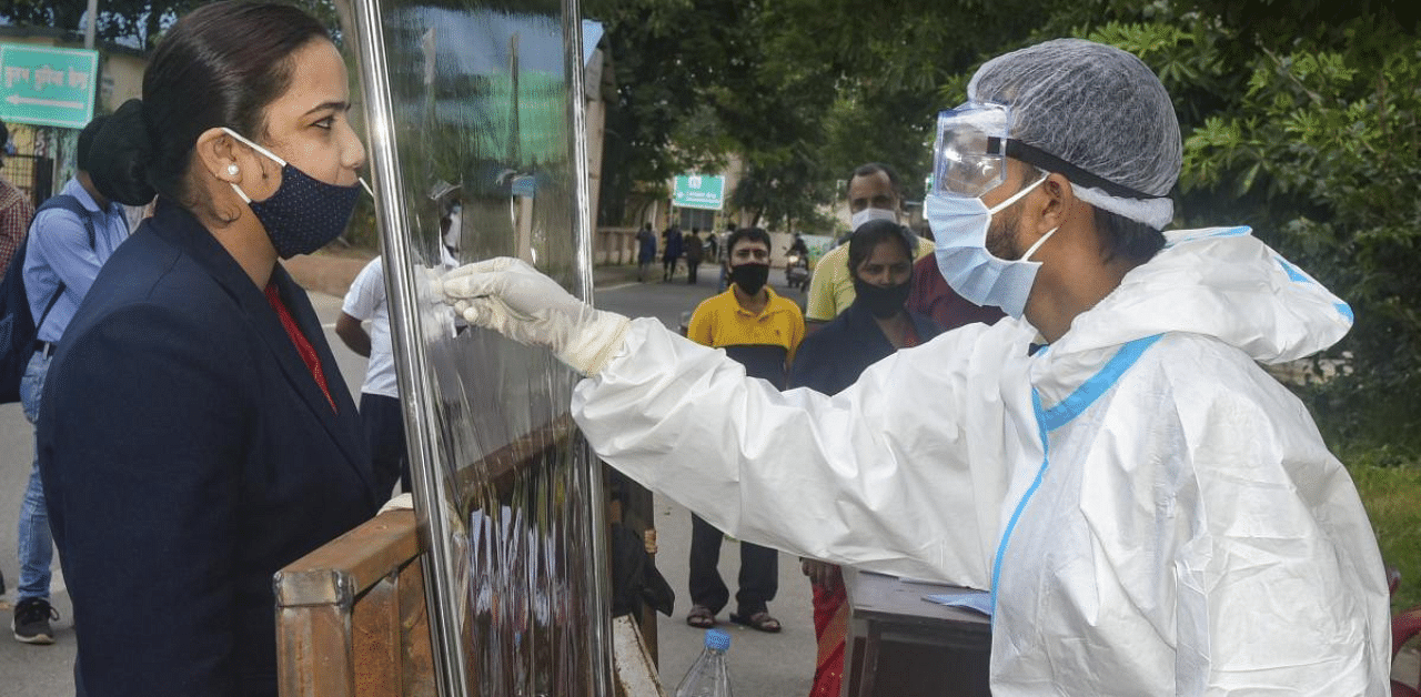 Three more patients succumbed to the infection, taking the state's coronavirus death toll to 784. Credit: PTI Photo